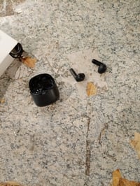 Bezdrôtové slúchadlá JBL Tune Flex TWS s potlačením hluku, čierne, vodoodolný dizajn, Bluetooth, výdrž batérie až 32 hodín, používané 2
