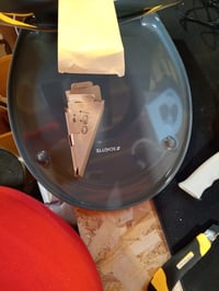 Capac WC oval Schütte cu închidere lentă (Soft-Close), antracit, duroplast, 200 kg, montaj prin plăcuțe adezive (DIY) — elemente de fixare lipsă (stare: vezi a 2-a imagine) 3