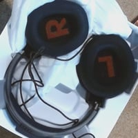 JBL Quantum 100M2 žičane gaming slušalice s odvojivim mikrofonom, 3,5 mm jack priključak, multiplatformske, crne - otvoreni outlet artikl 2
