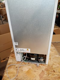 Bomann GS 7256 Mini — Na viacerých miestach pretlačený, z nôh jedna chýba a druhá je ohnutá (stav: pozri 2. obrázok) 4