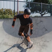 Cască multisport 80Six cu sistem de reglare prin rotiță – pentru skateboard, BMX, trotinetă – CE EN1078 – mărimea S/M – negru mat 10