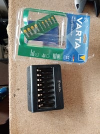 Încărcător acumulatori VARTA LCD Multi Charger+ cu 8 sloturi pentru AA/AAA, port USB-C, negru, produs second-hand în stare unică 2