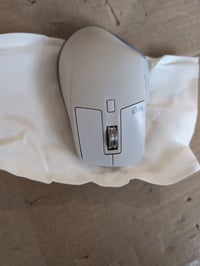 Bezdrôtová myš Logitech MX Master 3S, svetlosivá, 8K DPI — chybná, na náhradné diely: nezapne sa (stav: pozri 2. obrázok) 4