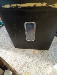 Amazon Basics uništavač dokumenata s poprečnim rezanjem, 12 listova, 22,7 l, crni — neispravan, za dijelove: oštrice se ne vrte (stanje: vidi 2. sliku) 4