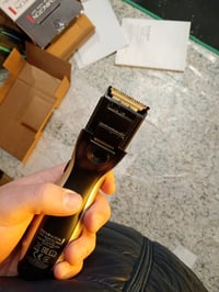 Remington MB320C Barba szakállvágó, 0,4-18 mm, 9 — hibás, alkatrésznek: törött fej, penge nem rögzül (állapot: lásd a 2. képet) 3