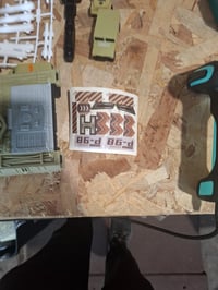 Set de Joacă Militar XDUOYJOY cu Tanc, 18 Piese, cu 7 Vehicule, Elicopter și Figurine Soldați, pentru Băieți de 3-8 Ani 5