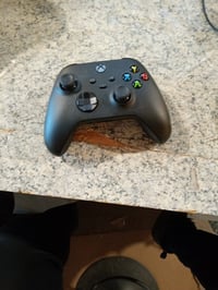Controller wireless Xbox Carbon Black — defect, funcționează parțial: joystick-ul din dreapta are drift (stare: vezi poza a 2-a) 2