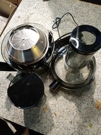 Storcător centrifugal Philips Viva Collection 800 W, 2 litri — defect, pentru piese: nu funcționează (stare: vezi imaginea a 2-a) 2
