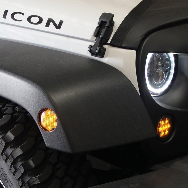 Beside_Auto LED Irányjelző és Oldalsó Jelzőfény Szett Jeep Wrangler JK JKU (2007-2018) - Sárga Fényű, Füstös Lencsés, Energiatakarékos Első