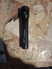 Ledlenser P7R Újratölthető LED Zseblámpa 2000 Lumen 320 m Fókusz USB-C — hibás, alkatrésznek: nem reagál semmire (állapot: lásd a 2. képet) 2
