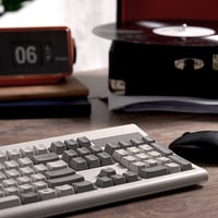 Perixx PERIBOARD-106M Retro USB Billentyűzet - Ergonomikus, Teljes Méretű, Szürke-Fehér 5