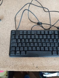 CHERRY G80-3000N RGB TKL Mechanikus Gaming Billentyűzet MX Silent — hibás, részben működik: nem működő világítás (állapot: lásd a 2. képet) 3