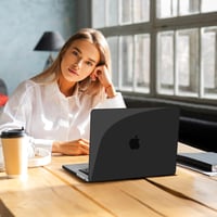 MacBook Pro 16" 2023/2021 ultravékony védőtok + billentyűzetvédő, kristályfekete - TECOOL 8