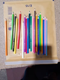 Sada farebných ceruziek Faber-Castell Castle, 24 kusov, šesťhranné — Oranžová a biela ceruzka sú vybrúsené (stav: pozri 2. obrázok) 2