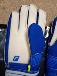 Reusch Attrakt dječje golmanske rukavice, veličina 6, snažan grip i stabilno pristajanje — žuta mrlja na rukavici (stanje: vidi 2. sliku) 3