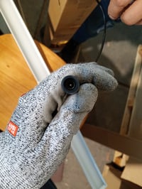 Lampă de birou cu clemă LED FeinTech LTL00320E 80 — defectă, pentru piese: nu se alimentează, conector ars (stare: vezi poza 2) 2