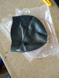 Speedo Silicon Moulded szilikon úszósapka fekete/fehér színben, uniszex fürdősapka 3