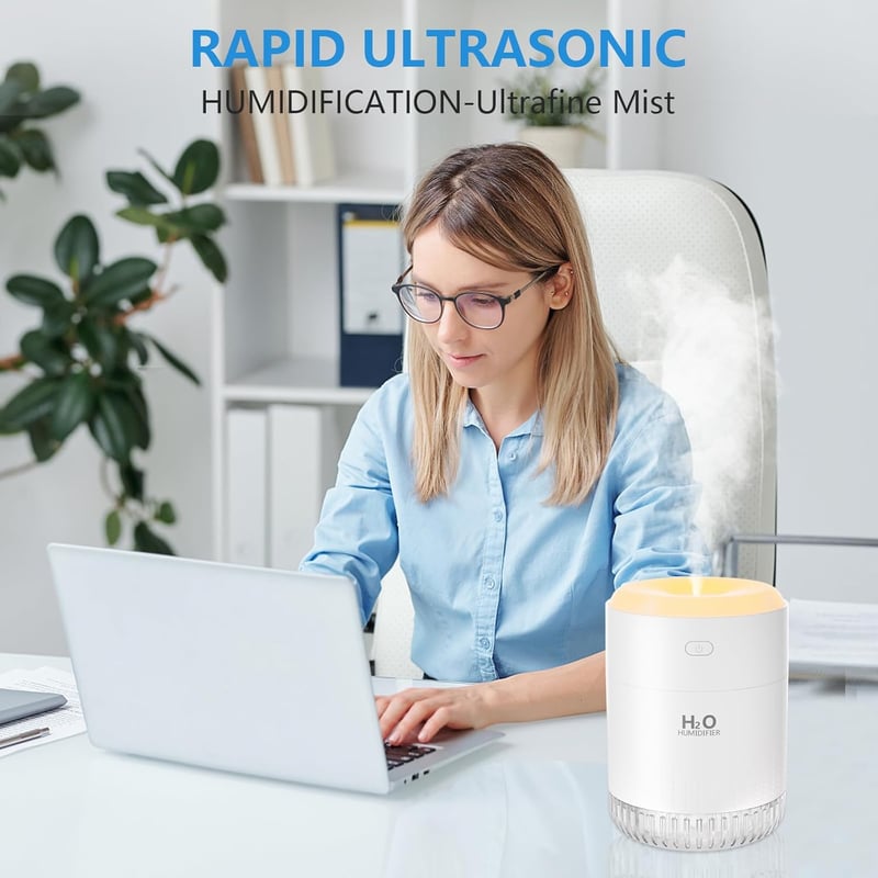 BAMCOO Mini USB Párásító LED Világítással - Állítható, Hordozható Légnedvesítő Éjszakai Fénnyel Hálószobába, Irodába, Gyerekszobába (Fehér)
