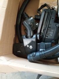 Bezvreckový vysávač ETA Grande Animal 850 W, 2x HEPA filter, 3,2 l nádoba, s nadstavcom DermoPet na zvieracie chlpy, podlahový vysávač – používaný 7