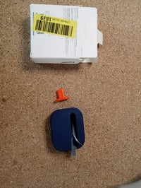 Ochranné puzdro Spigen Vault pre Apple AirPods Pro 3 s karabínou – renovované, puzdro s fľakmi na povrchu (stav: pozri 2. obrázok) 2