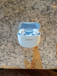 Bose QuietComfort Ultra True Wireless zajszűrő Bluetooth fülhallgató, Spatial Audio — hiányzó szilikon füldugó (állapot: lásd a 2. képet) 2