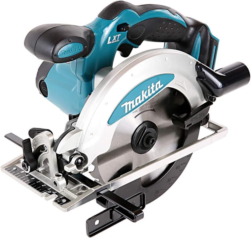 Makita DSS610Z 18V Akkumulátoros Körfűrész Li-Ion - Gép Akkumulátor Nélkül, 3.7 RPM, 54W, Gumírozott Markolat, Ferdevágási Funkcióval