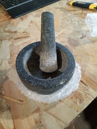 JADE TEMPLE Kamenná mažiar s tĺčikom, masívna žula, priemer 13 cm, výška 7 cm, sivá – kozmetické poškodenie (odštiepené) (stav: pozri 2. obrázok) 3