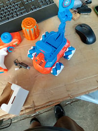 Mașină cu telecomandă Carrera 370240020 Nerf Blasting Car 2.4GHz Soft — defectă, funcționează parțial: paletă de antrenare ruptă (stare: vezi poza nr. 2) 5