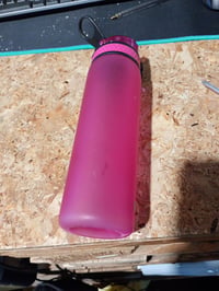Sticlă Ion8 500 ml Roz, etanșă, fără BPA, lavabilă în mașina de spălat vase, cu capac flip — utilizată (stare: vezi a 2-a fotografie) 2