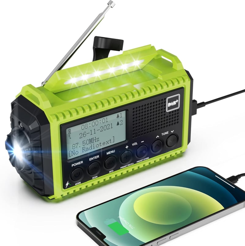 DAB+ Napelemes Kurblis Rádió LED Lámpával, 5000mAh Akkuval - Zöld Kempinghez, Vészhelyzetekre