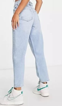 Miss Selfridge Petite Mom Magas Derékú Farmer Világoskék Színben, Kopott Hatású EUR36 2