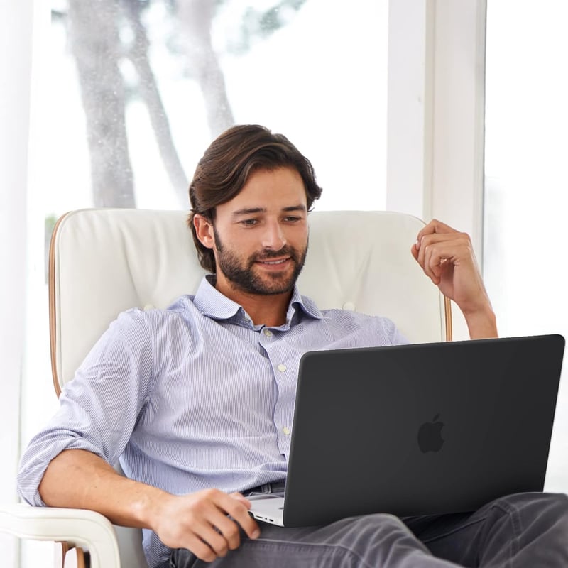 MacBook Pro 16" 2023/2021 védőtok - TECOOL ultravékony matt fekete tok EU billentyűzetvédővel