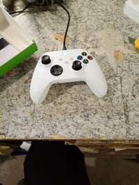 Bezdrôtový ovládač Xbox Robot White pre Xbox Series X|S — chybný, čiastočne funkčný: driftovanie joysticku (stav: pozri 2. obrázok) 2