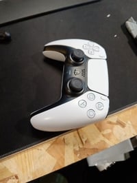 Bezdrôtový ovládač Sony DualSense pre PS5 v bielej farbe, herný ovládač pre PlayStation 5, používaný stav 3