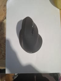 Hama ergonomikus vertikális vezeték nélküli egér jobbkezes 1800 DPI — hibás, részben működik: nem működő görgő (állapot: lásd a 2. képet) 2