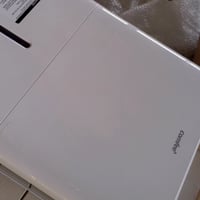 Comfee MDDPE-50DEN7 párátlanító 50 l/nap, 6 literes tartály, 116 m² terület, fehér, csendes üzemmód, szárítás funkció, 24 órás időzítő, görg 2