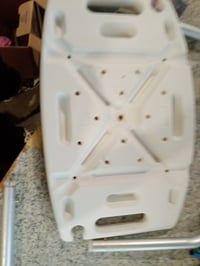 Nastaviteľná sprchovacia stolička VOUNOT s modrým vankúšom, výška 38-52 cm, nosnosť 136 kg, protišmyková — použitá (stav: pozri 2. obrázok) 7