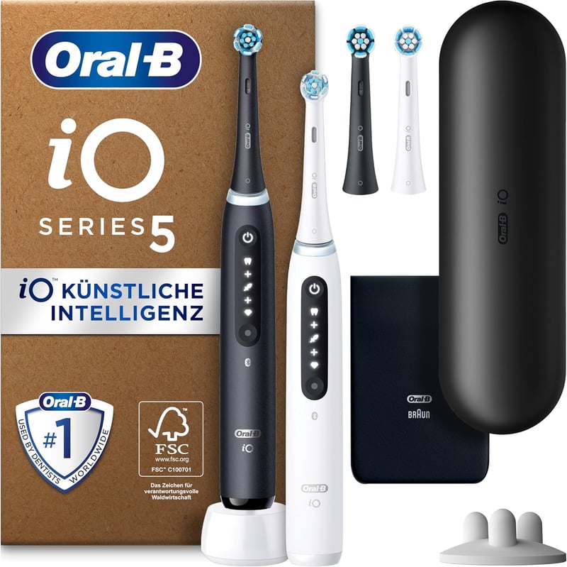 Oral-B iO 5 Plus elektromos fogkefe szett, 2 db fekete-fehér + 4 pótfej, 5 üzemmód