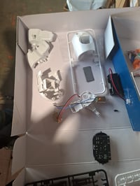 Inteligentná stavebnica robota Kosmos Chipz 621001 pre deti od 8 do 14 rokov, sledovanie pohybu – chýba zadný kryt ovládacieho panela (stav: pozri 2. obrázok) 6