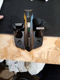 Remington PG6030 Edge Férfi Trimmer és Szakállvágó Készlet - Hiányos (egy cserélhető fej hiányzik), egyébként (állapot: lásd a 2. képet) 2