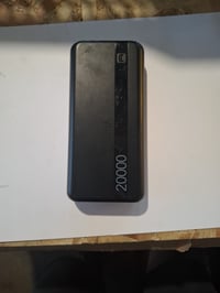 Prenosná nabíjačka Cellularline Power Bank 20000 mAh, USB-C vstup 10,5 W, 2x USB výstup 12 W, LED indikátor, čierna 2