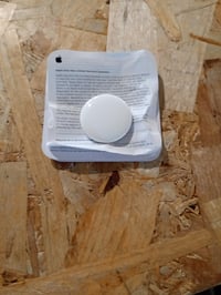 Apple AirTag 2. generáció, Bluetooth tracker pentru chei și portofel, 1 buc., rezistent la apă IP67, compatibil cu Find My, configurare pentru iPhone și iPad 2