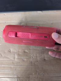 Boxă portabilă Bluetooth JBL Flip 7, roșu, rezistentă la apă și praf IP68, autonomie baterie 16 ore, conectivitate multi-boxă Auracast, utilizat 5