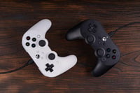 Káblový ovládač 8Bitdo Pro 2 pre Xbox – Hall Effect joysticky, 3,5 mm jack, kompatibilný s Xbox Series X|S, Xbox One, Windows 10/11, čierny 10