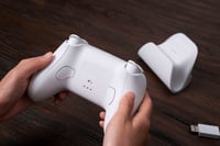 Bezdrôtový ovládač 8Bitdo Ultimate 2.4G s nabíjacou stanicou, Hall Effect joysticky, kompatibilný s PC, Androidom, Steam Deckom a Apple, biely 5