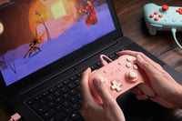Kábový ovládač 8Bitdo Ultimate 2C pre Windows PC a Android, vzorkovacia frekvencia 1000 Hz, Hall Effect joysticky a spúšte, s tlačidlami L4/R4, v broskyňovej farbe 5