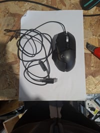 Herná myš Logitech G G502 HERO, drôtová, 25 600 DPI, RGB — chybná, na náhradné diely: vylomený USB konektor (stav: pozri 2. obrázok) 2