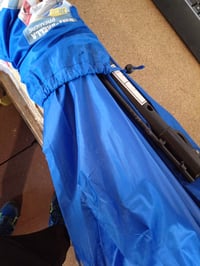Sport-Brella Premiere UPF 50+ Napernyő Menedék Oldalpanelekkel és Döntési Mechanizmussal, Homokba és Füvbe Rögzíthető Horgonnyal, Élénk Kék 3