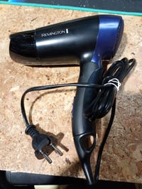Remington D2400 putno sušilo za kosu 1400W, sklopivo, 120/220-240V za korištenje diljem svijeta, s nastavkom za oblikovanje, 2 postavke temperature i brzine puhanja 2
