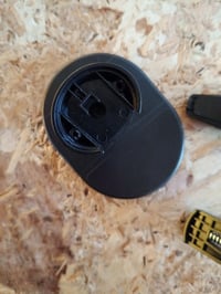OtterBox MagSafe autós szellőzőrácsra rögzíthető telefontartó, fekete — hibás, részben működik: hiányzó csavar (állapot: lásd a 2. képet) 2